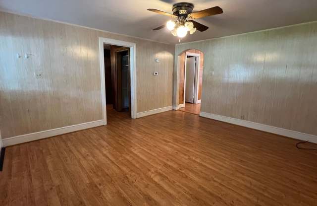 3 bedroom, 1 bath House Gallery 4