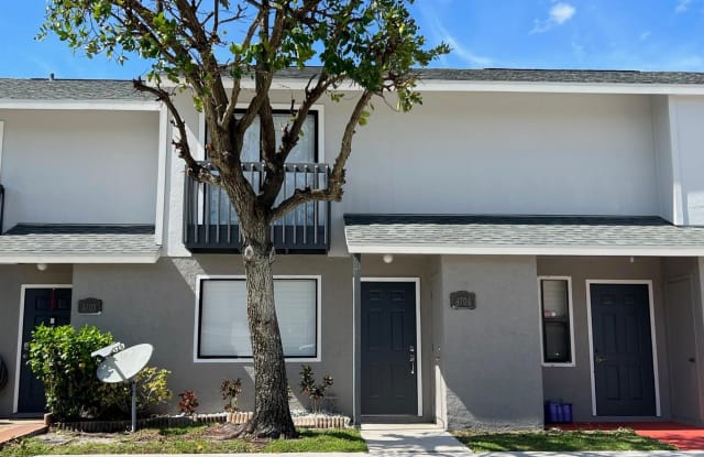 4704 Pier Drive - 4704 Pier Drive, Greenacres, FL 33463