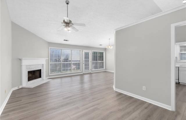 2110 Racquet Club Circle Gallery 2