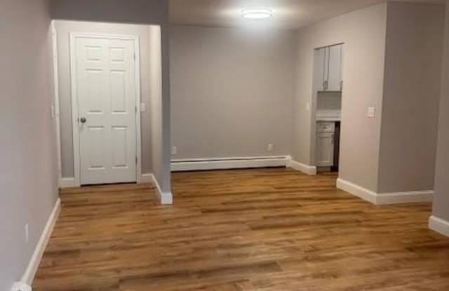 65 Oaklawn Avenue Gallery 3