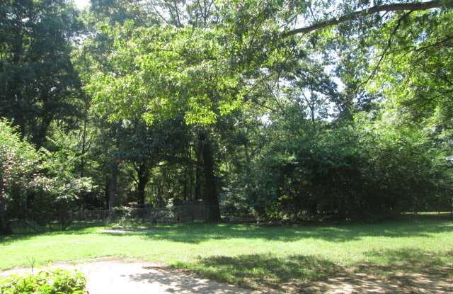 5701 Hollirose Drive Gallery 3