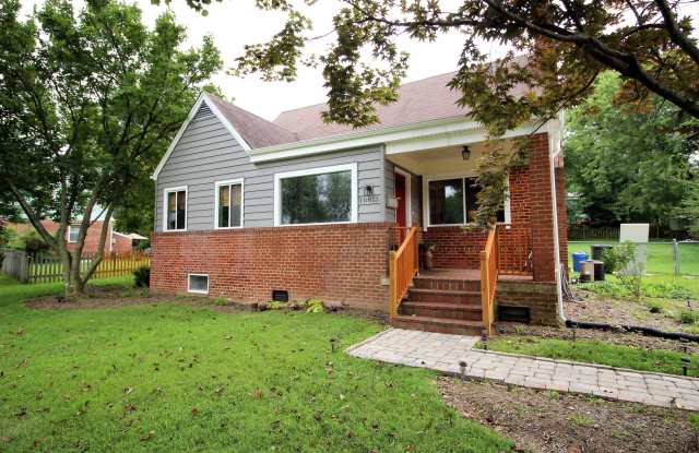 AVAILABLE NOW! Short Term Lease, Fairfax Cape Cod Home - 10813 Woodhaven Drive, Fairfax, VA 22030