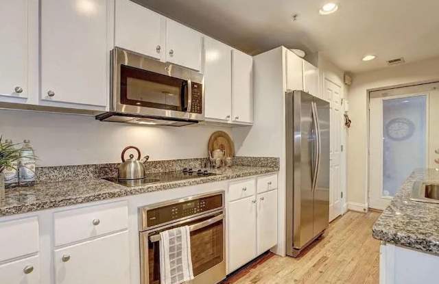 Charming 2 BR/1 BA Apartment in Woodley Park! photos photos