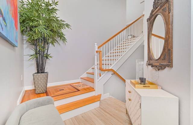 NOW AVAILABLE - UNFURNISHED Townhome - 3/2 in Shadow Wood! Gallery 4