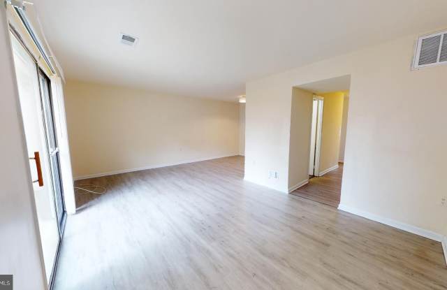 8311 IRONGATE WAY Gallery 4