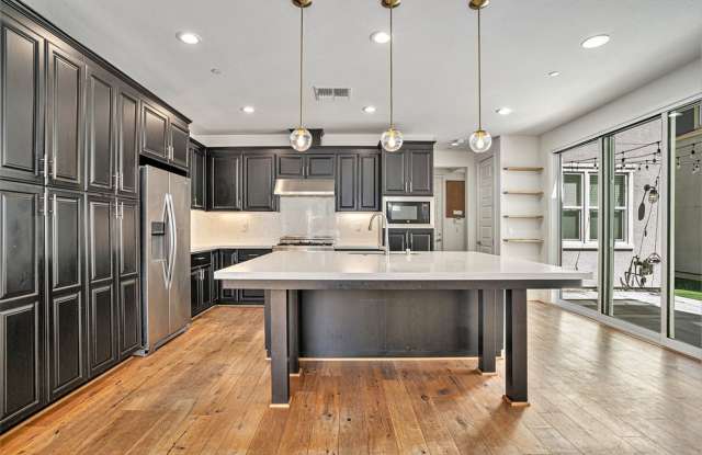406 Singleton Ave - 5+ bedroom | 4.5 bath | Single family home - 406 Singleton Avenue, Alameda, CA 94501