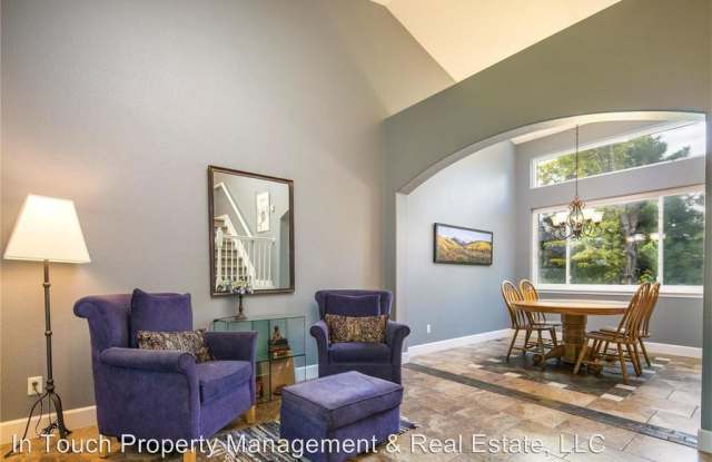 9736 Red Oakes Drive Gallery 3