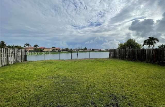 12125 SW 135th Ter Gallery 4