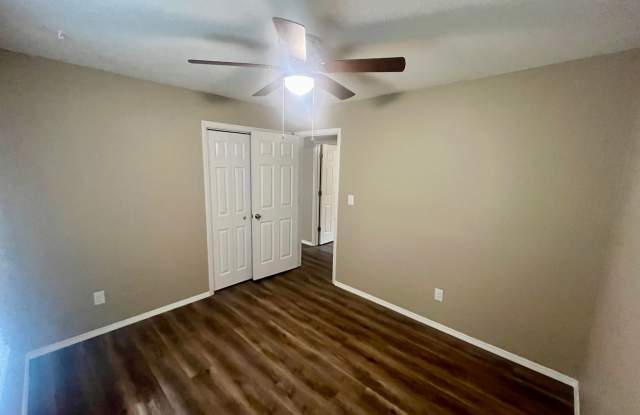 updated 3 bedroom 2 bathroom home in Springfield Gallery 3