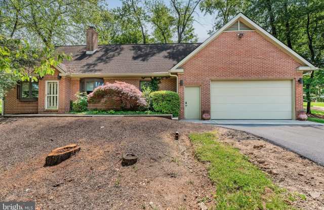 900 CAROL PLACE photos photos
