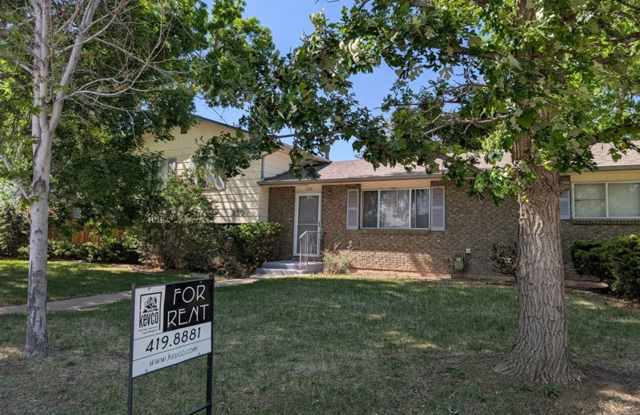 Tri-Level Home by Foothills Mall photos photos