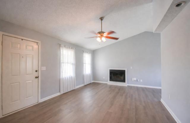 Coming Soon-One Months Rent FREE- 3 Bedroom 2 Bathroom- Pets Considered Gallery 4