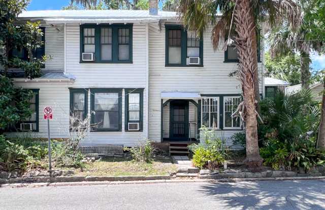 1BR/1BA UPDATED Apartment in Duck Pond Area - Available Early August! photos photos