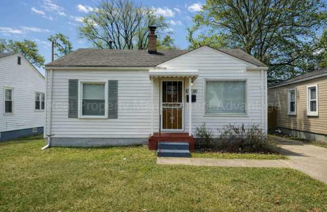 Newly Updated 2 Bed Ranch with Private Backyard photos photos