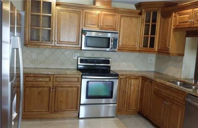 9510 NW 82nd St photos photos