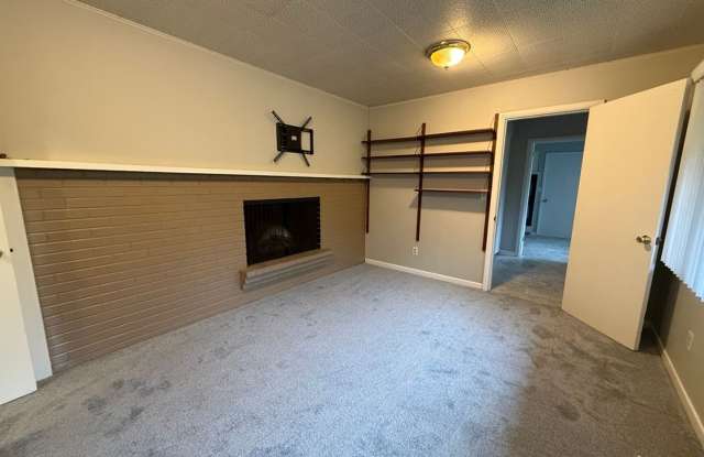 6542 SW Seymour Street ~ Beautifully Refreshed Single Level Home! Gallery 3