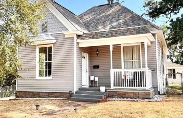 1530 W Woodard Street photos photos