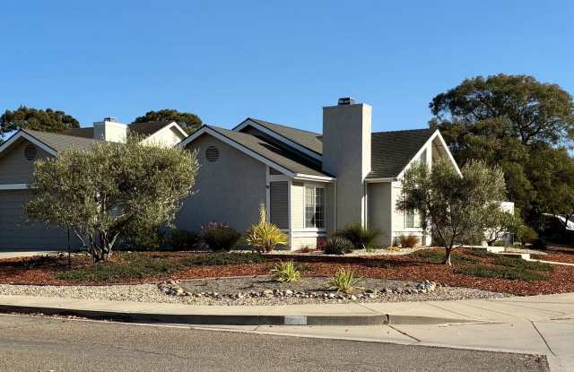 Well Maintained Orcutt Home located on corner lot of Cottages on the Green Gallery 3