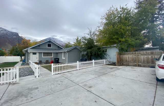 306 400 East photos photos