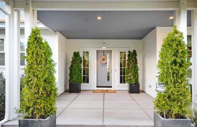 230 Newcomb Street photos photos