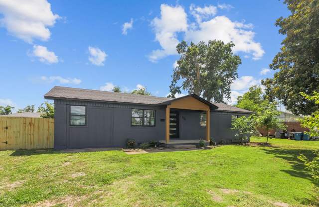 Newly Remodeled Bentonville Home Gallery 4