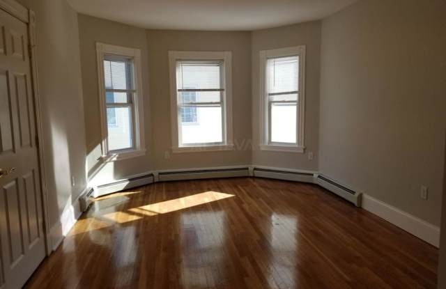 1279-1281 Massachusetts Ave. photos photos
