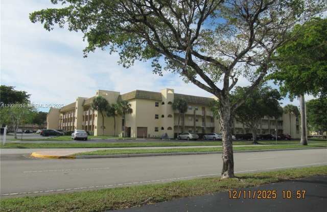 8285 Sunrise Lakes Blvd photos photos