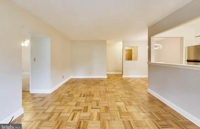 1322 FORT MYER Drive Gallery 1