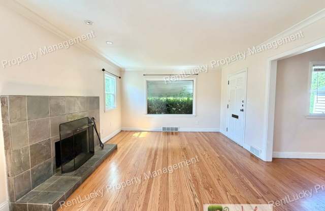 AWESOME 3 Bedroom in Magnolia w/ Spacious Rooms and Large Family Room! Gallery 3