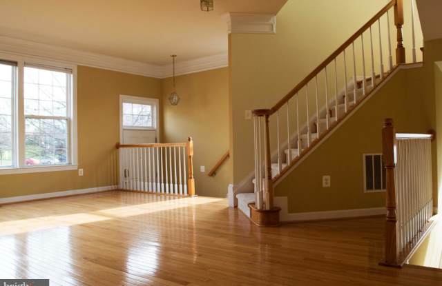 4226 KERRIGAN LANE Gallery 2