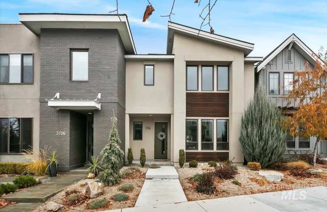 3714 E Parkcenter - 3714 East Parkcenter Boulevard, Boise, ID 83716