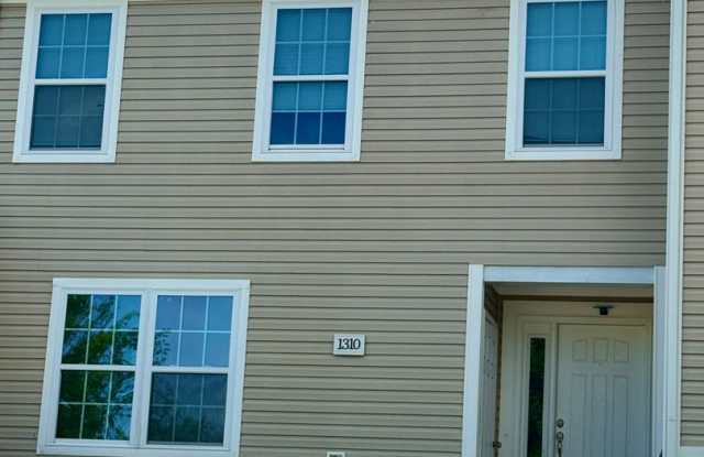 1310 Providence | Oak Tree Townhome | 3 Bed 3.5 Bath| Available September 19th photos photos