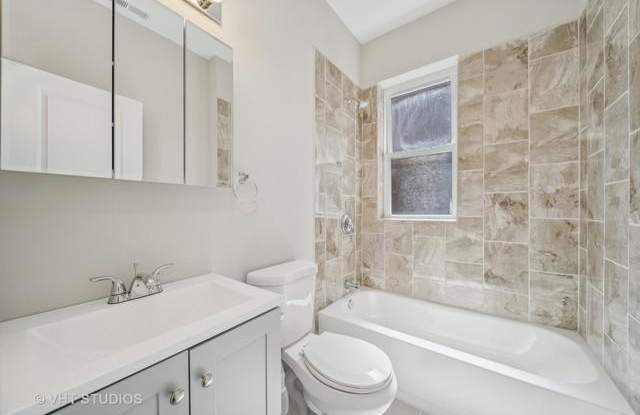 539 N Trumbull Avenue Gallery 3