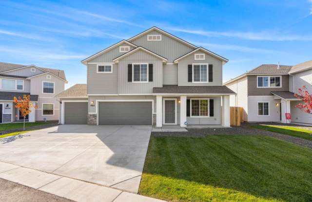GORGEOUS NEWER HOME w/4bd, 2.5ba PLUS a 3-Car Garage Gallery 1