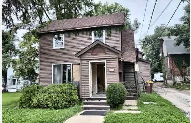 411 1/2 S State Ave Gallery 1