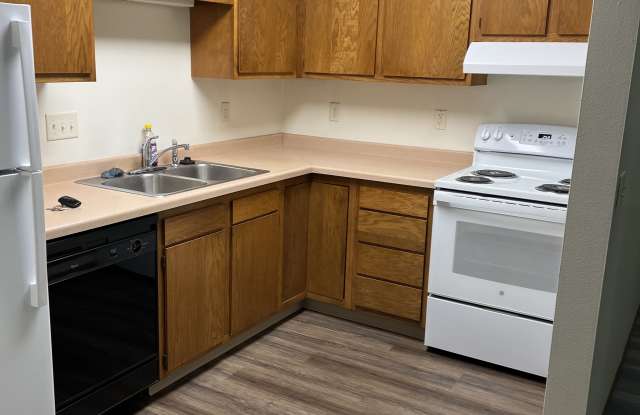 121 County Road Qq photos photos