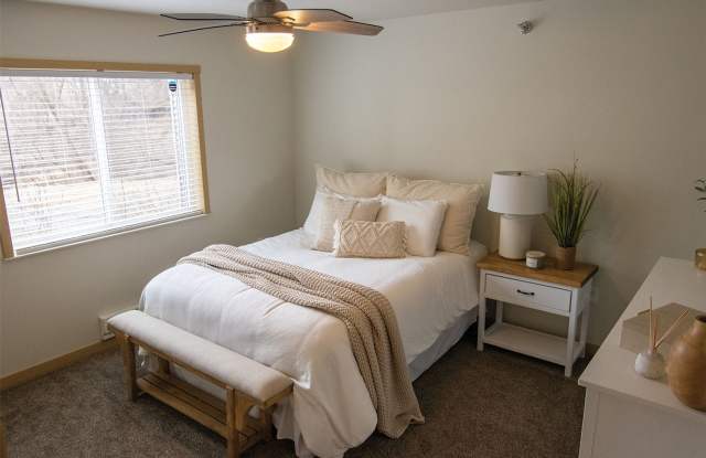 Coldwater Creek Apartments Gallery 3