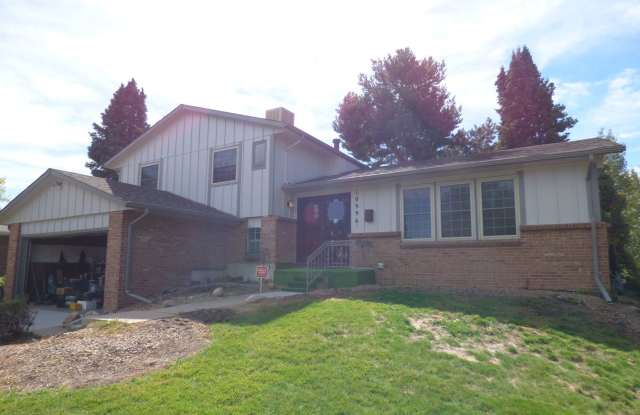 $0 DEPOSIT OPTION. TRI-LEVEL AURORA HOME WITH MODERN AMENITIES AND SPACIOUS INTERIORS photos photos
