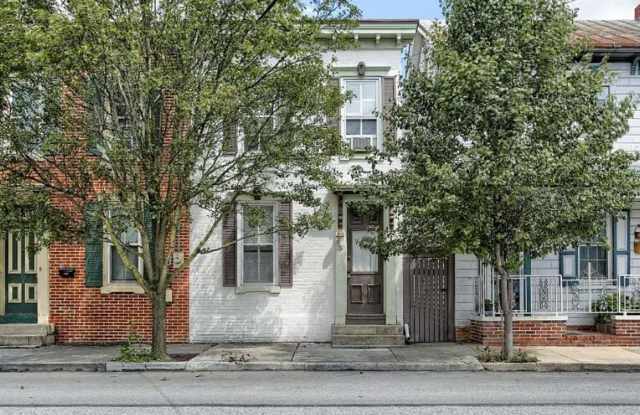 Fully Furnished beautifully updated home Gallery 1