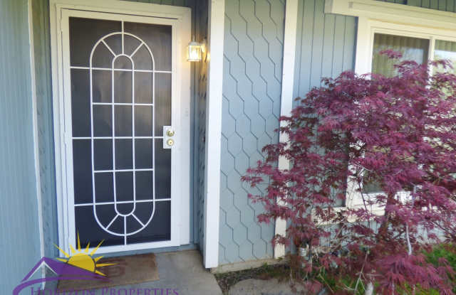3 Bed 2 Bath 1,317sqft Citrus Heights Home in Wildwood Estates Gallery 4