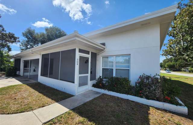 304 S MERCURY Avenue photos photos