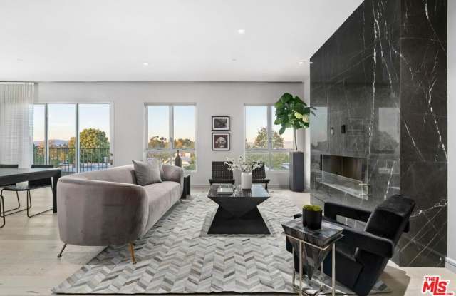 2391 Roscomare unit: 102 photos photos