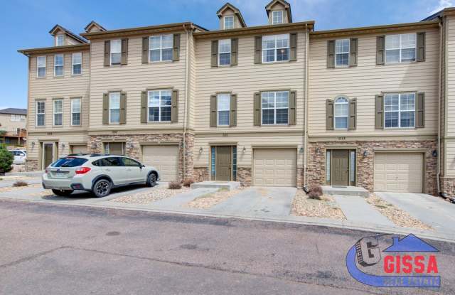 Beautiful townhome in Monument with 4 bedrooms - 3.5 bathrooms - 1 car garage! Gallery 4