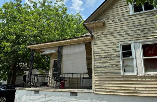 JONES AVE 2809 A &amp; B Gallery 1