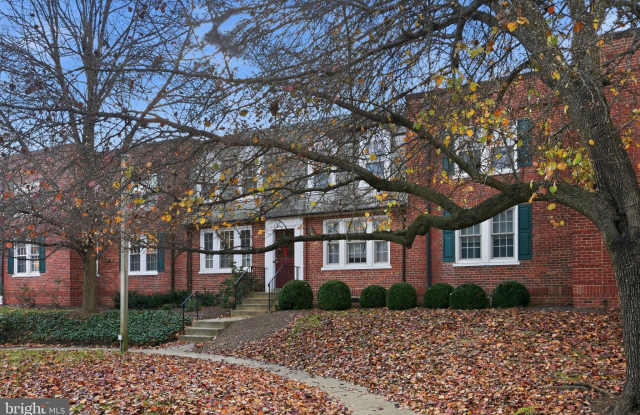 1744 N RHODES Street unit: 310 Gallery 2