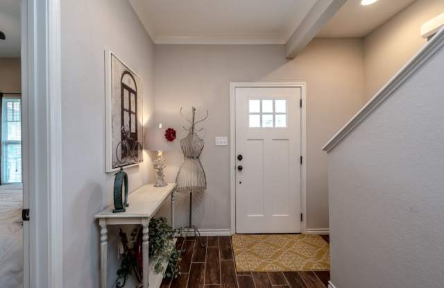 1117 Oney Hervey Gallery 2