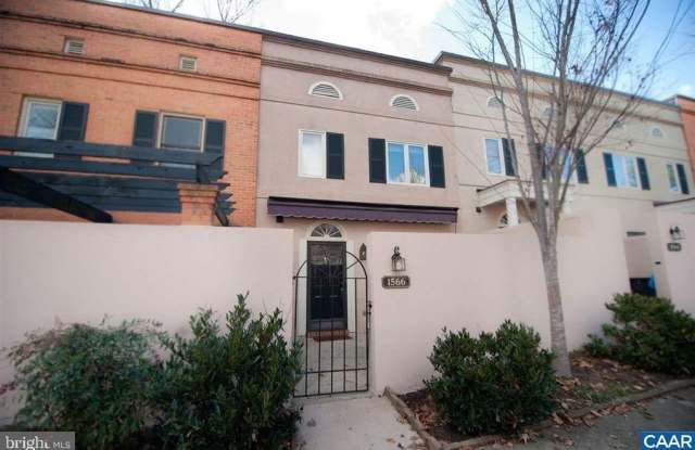 1566 GARDEN Court Gallery 1