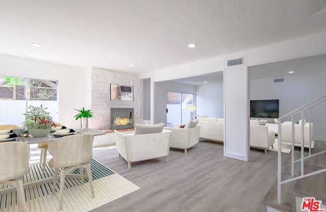 823 S Detroit St unit: 4 photos photos