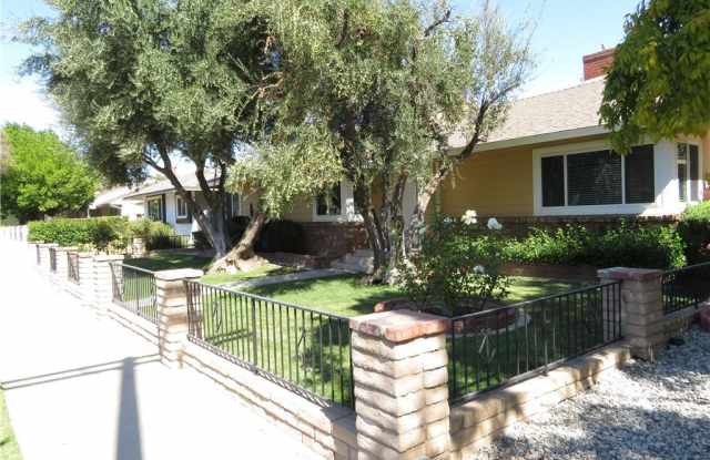 7012 Louise Avenue Gallery 2