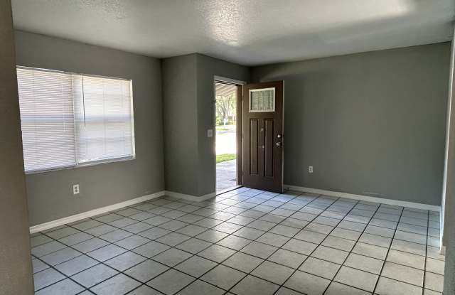 707 North Palm Drive Gallery 4